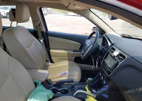 2012 Chrysler 200 Limited from USA, damaged, VIN 1C3CCBCG6CN106781